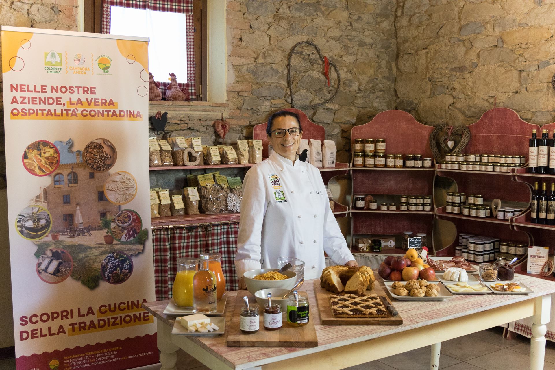 Mara Sciarma La casa di campagna a magione, Umbria. Camere e Colazione di prodotti fatti in casa.
