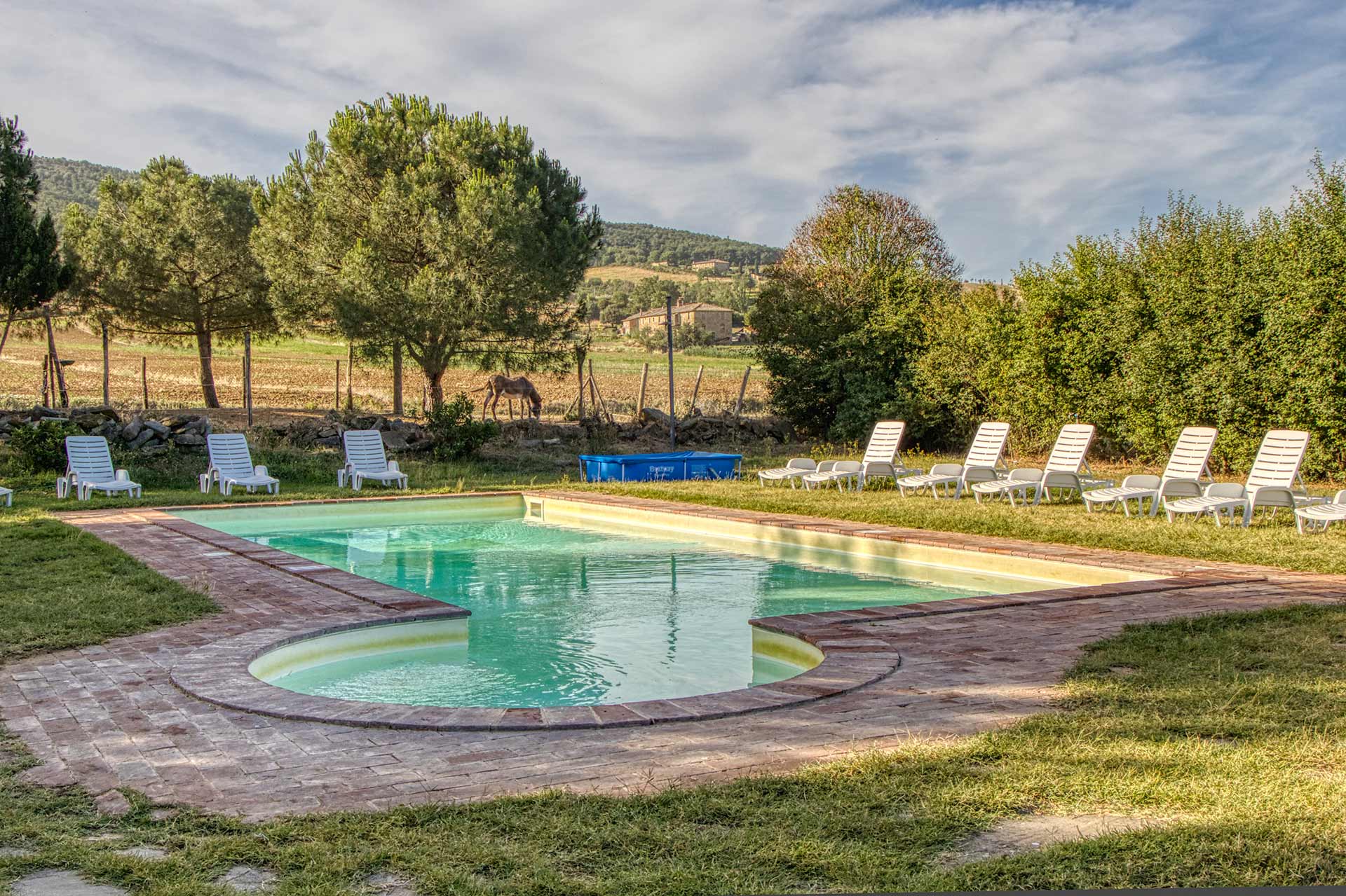 la piscina agriturismo la casa di campagna